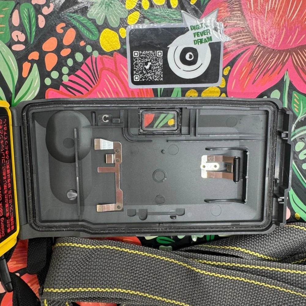 Minolta Weathermatic Dual 35 Yellow Waterproof 35mm Film Camera AF Vintage